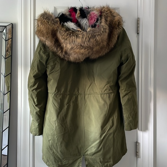 MUST GO - Winter coat unique size small - Picture 2 of 2